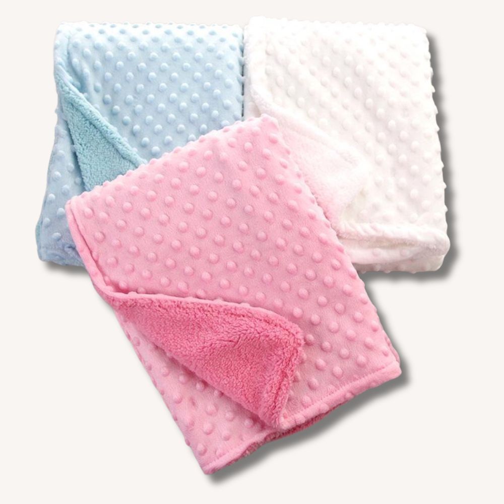 Personalisierte Babydecke mit Stickerei